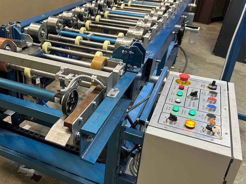 Прокатный станок для клик фальца SLP-1 auto с функцией вырубки 